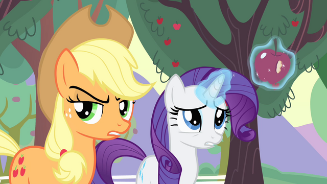 File:Applejack suspects someone else S4E07.png