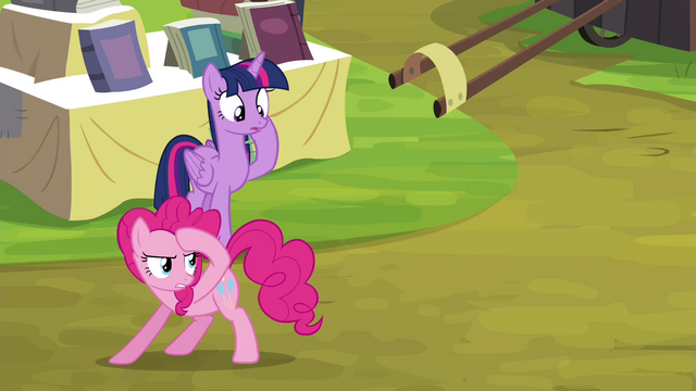 File:Pinkie Pie looking for witnesses S4E22.png