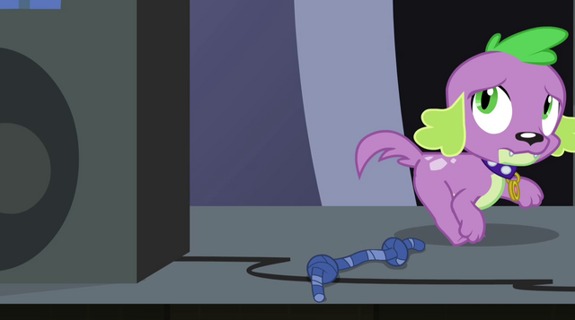File:Spike running away EG2.png