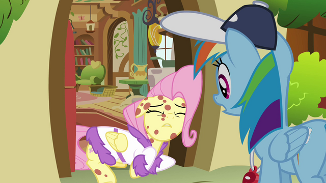 File:Fluttershy fake faint S2E22.png