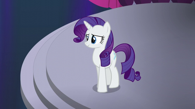 File:Rarity smiling while looking at crowd S5E14.png