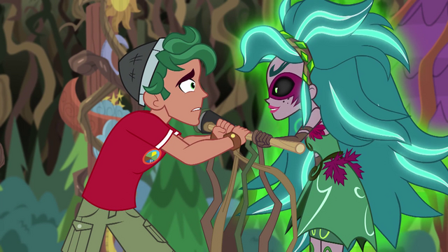 File:Transformed Gloriosa menacing Timber Spruce EG4.png