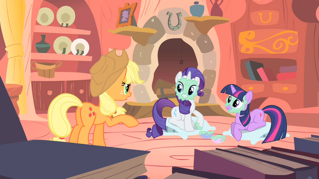 File:Applejack doesn't like the mudmasks S1E08.png