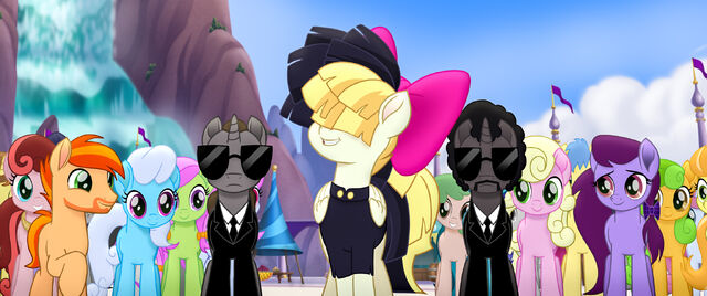 File:Songbird Serenade arrives MLPTM.jpg