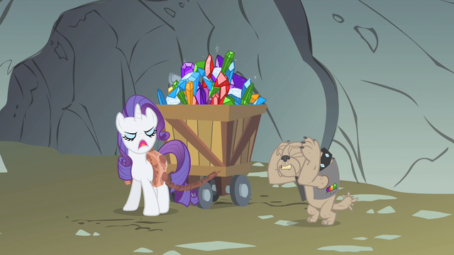 File:Rarity pull it S1E19.png