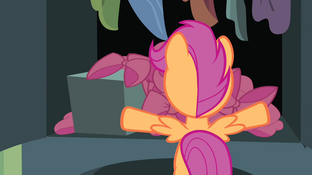 File:Scootaloo opens cupboard S4E17.png