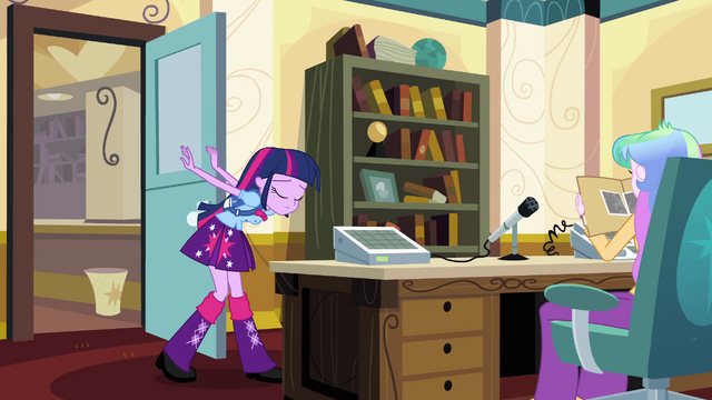 File:Twilight bowing to Principal Celestia EG.png