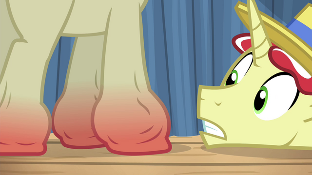 File:Sore hooves S4E20.png