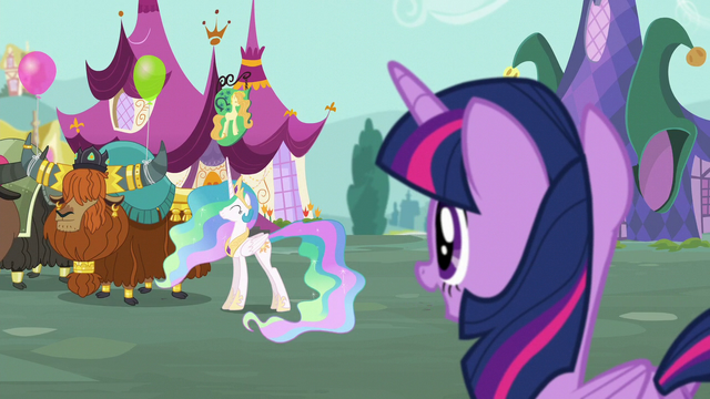 File:Twilight "Wow, Pinkie" S5E11.png