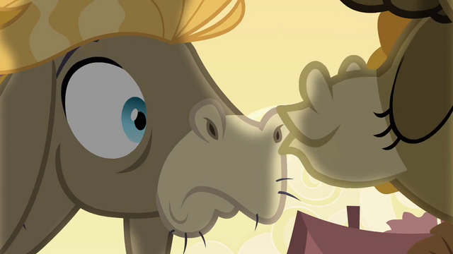 File:Matilda kissing Cranky S2E18.png