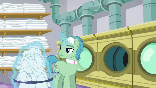 File:Spa Worker doing another load of laundry S6E10.png