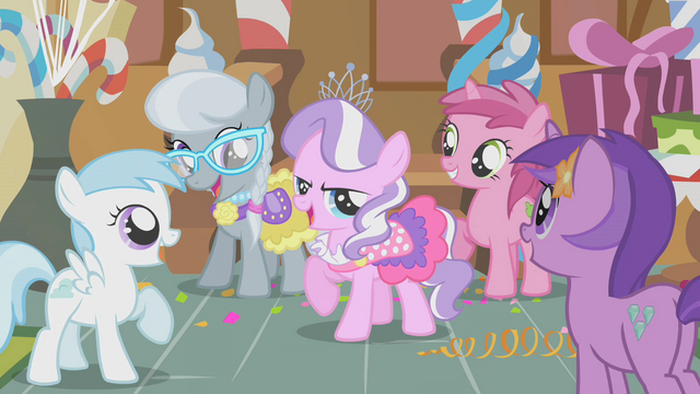 File:Tiara Getting Attention S1E12.png