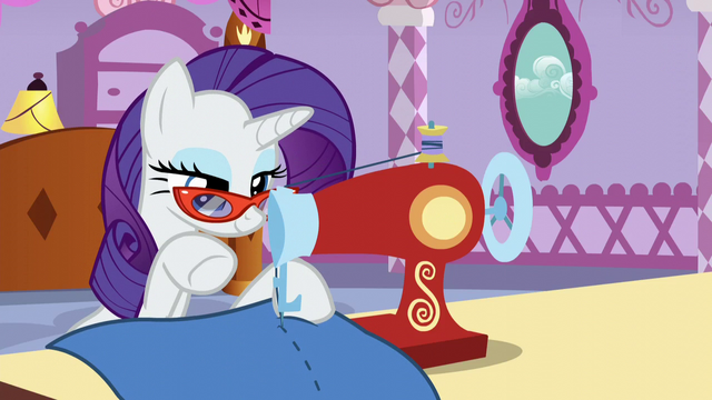 File:Rarity sewing S5E19.png