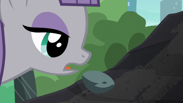 File:Maud Pie tells Boulder to play nice S6E3.png