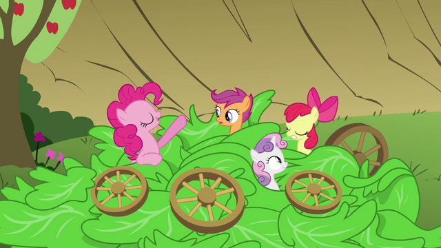 File:Pinkie Pie 'Veggie salad' S3E04.png