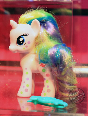 File:Playful Ponies Holly Dash ASM Toy Fair 2014.jpg