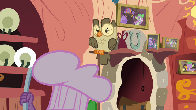 File:Owlowiscious hoots to Spike S3E11.png