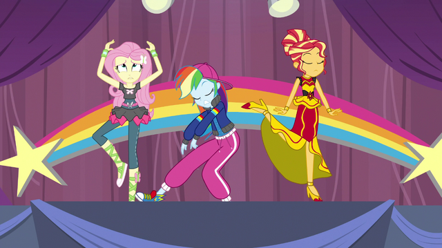 File:Fluttershy, Rainbow Dash, and Sunset rehearsing EGS1.png