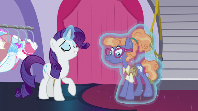 File:Rarity helping Nerdy Delegate S5E14.png