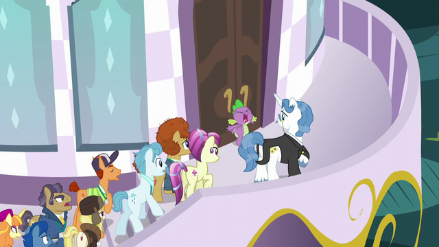 File:Spike shouting "wait!" S5E10.png