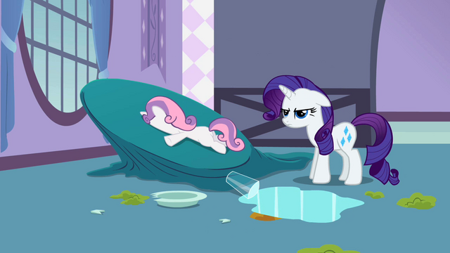 File:Sweetie Belle Table S2E5.png