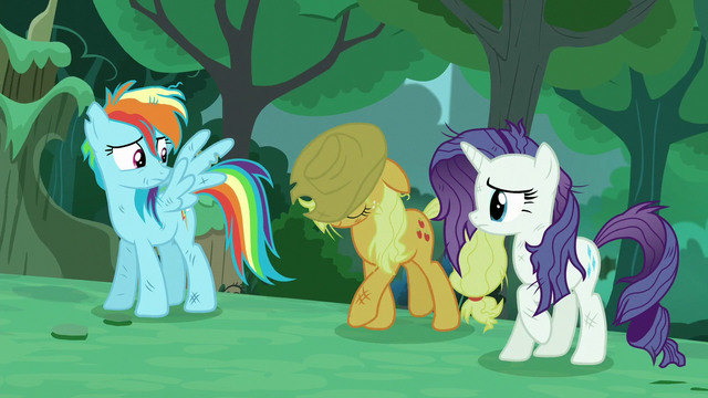 File:"Applejack" approaches S5E26.png