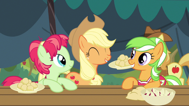 File:Applejack having fun S3E8.png