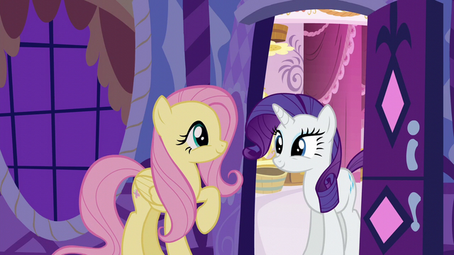 File:Fluttershy greeting Rarity S6E11.png