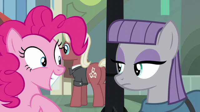 File:Pinkie Pie squees S6E3.png