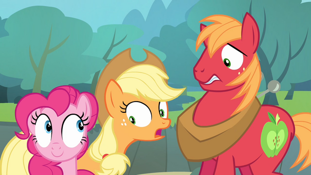 File:Applejack notices Pinkie S4E09.png