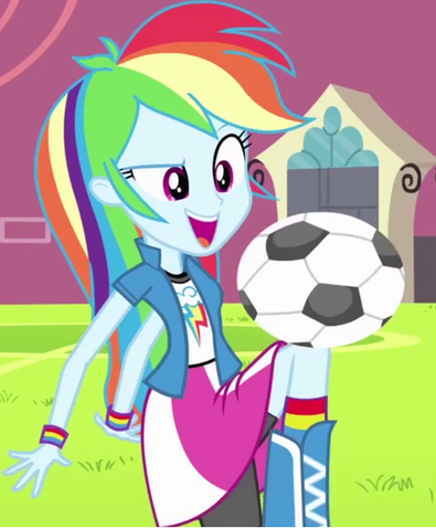 File:Dash playing soccer EG.png