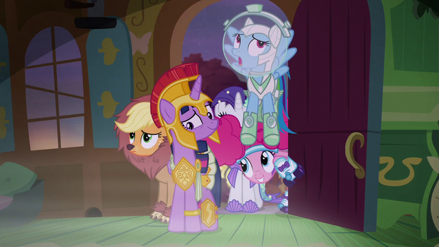 File:Rainbow Dash sighing heavily S5E21.png