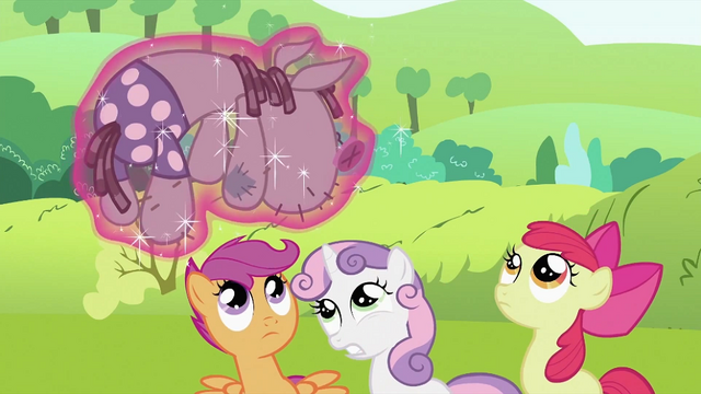 File:Sweetie Belle "Mane" S2E03.png