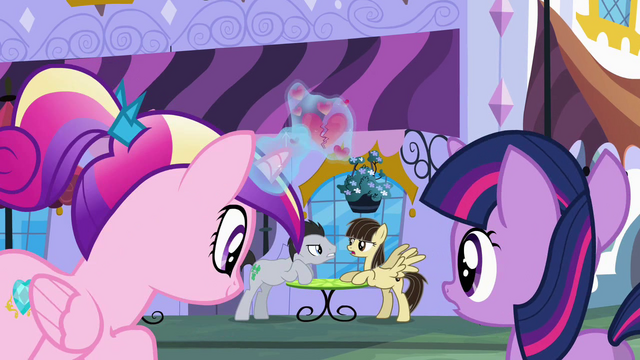 File:Cadance flashback magic S2E25.png