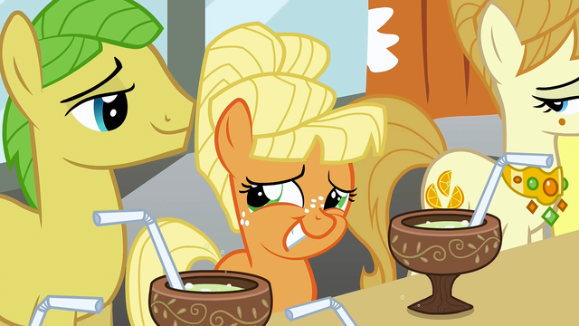 File:Filly Applejack grin S1E23.png