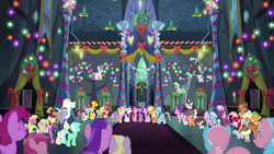 Ponies sing together in the Castle of Friendship S6E8