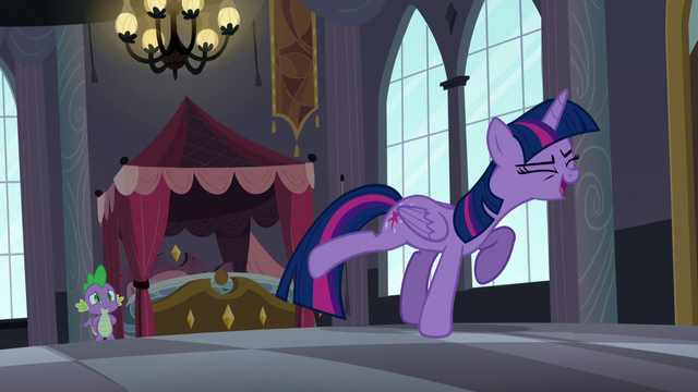 File:Twilight stretching her hooves S5E10.png