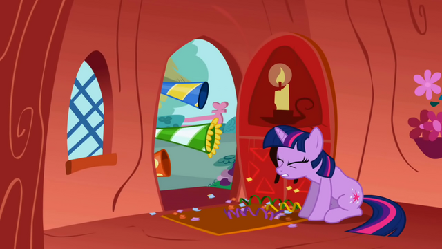File:Twilight being surprised S01E03.png