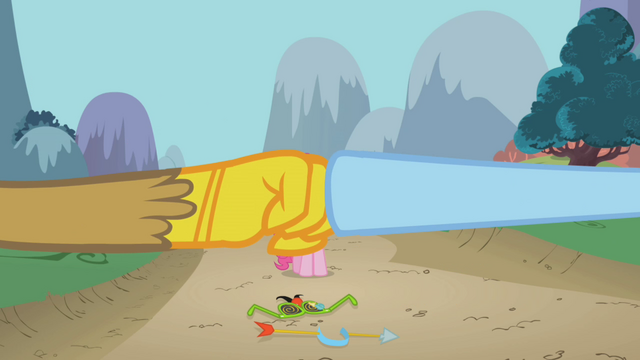 File:Rainbow Dash and Gilda hoof-bump S1E05.png