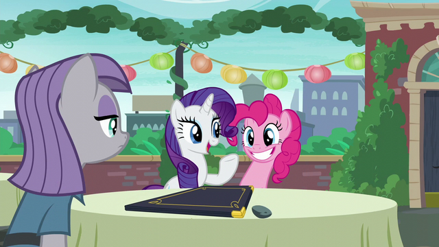 File:Rarity acting "Oh, why, thank you for the kind assistance" S6E3.png