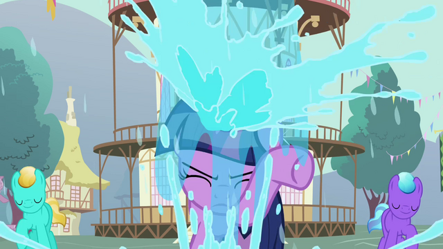 File:Twilight splashed with water S03E13.png