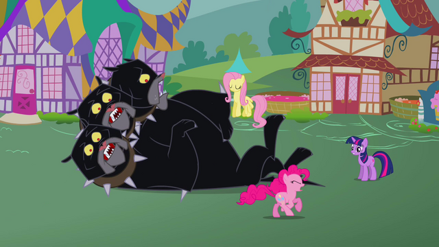 File:Pinkie Pie running S2E20.png