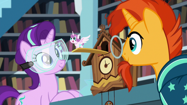 File:Starlight makes a Flurry Heart cuckoo clock S7E1.png