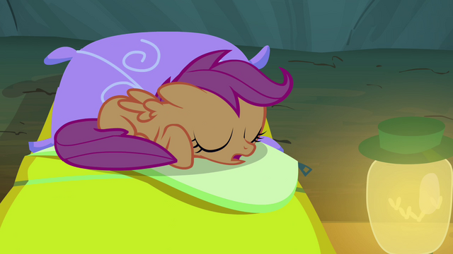 File:Scootaloo falls asleep S3E06.png