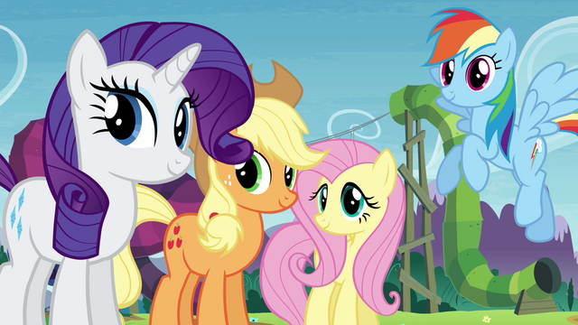 File:Twilight's friends smiling S4E18.png