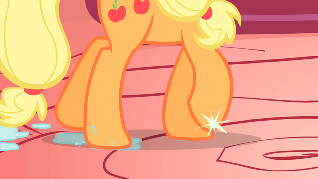 File:Applejack's sparkling hooves S1E08.png