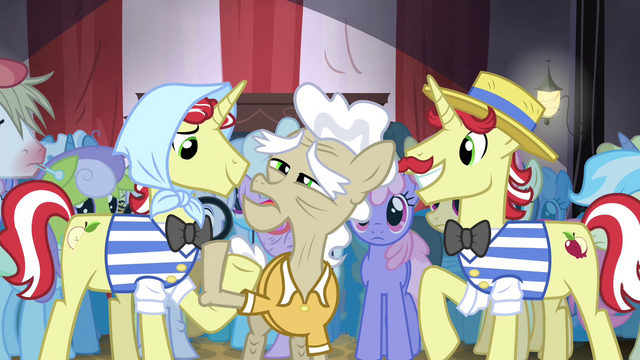 File:Flim lifts old pony's leg S4E20.png