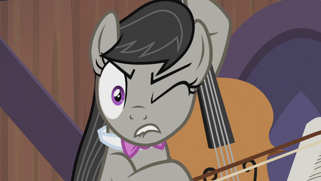 File:Octavia Melody wincing S5E9.png