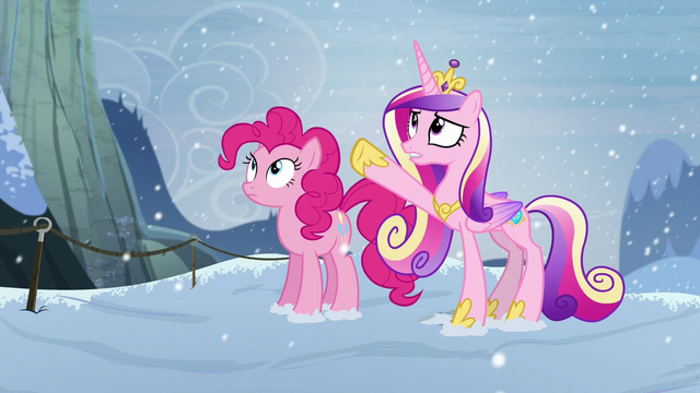 File:Cadance points up S5E11.png