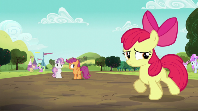 File:Sweetie Belle and Scootaloo sees Apple Bloom walking S5E17.png